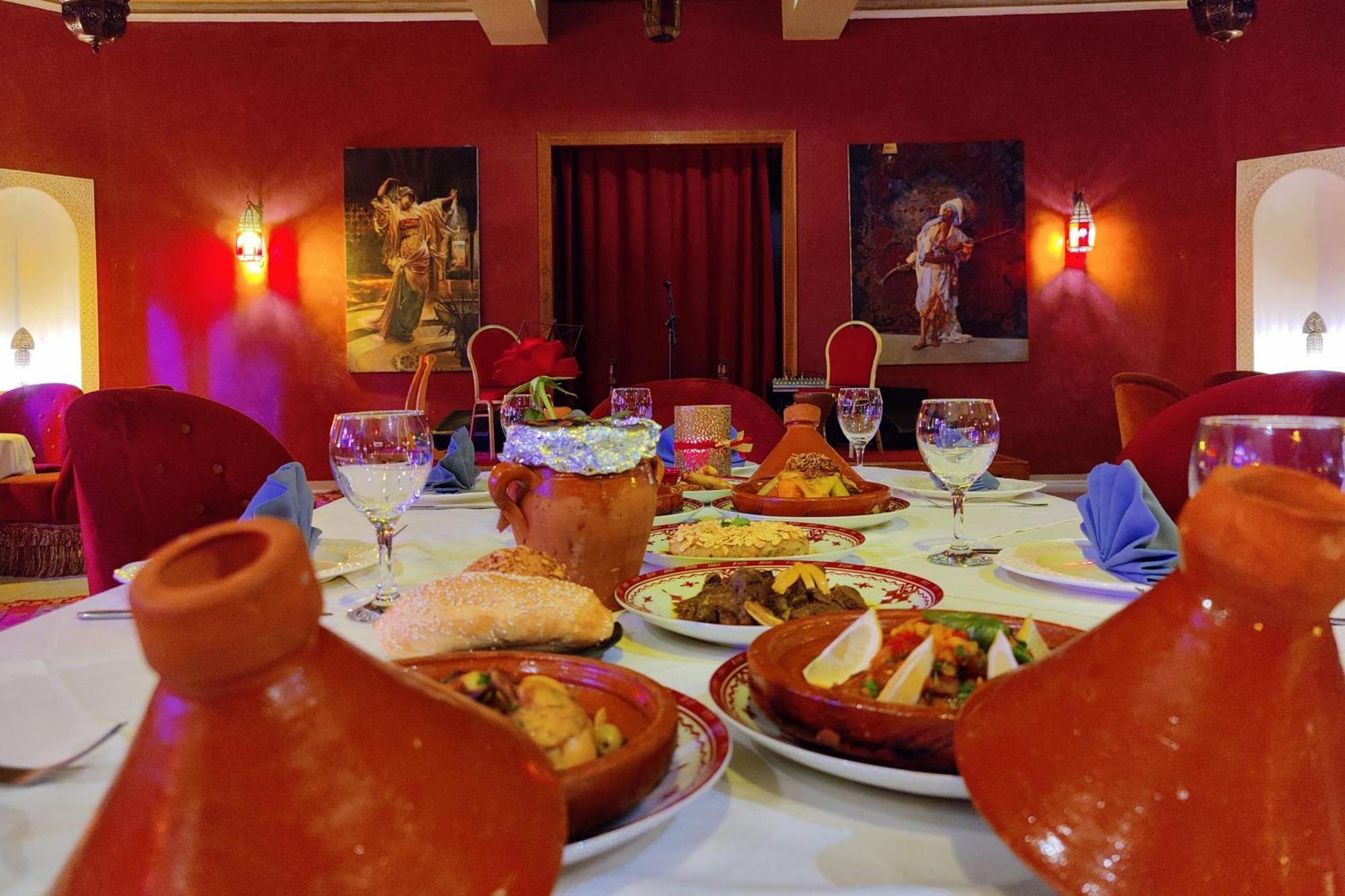 Eden Andalou Aquapark & Spa Douar Douar Bellouk Exterior photo A Moroccan dinner